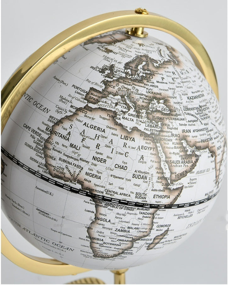 Maison Leonardo™ Globe Ornament