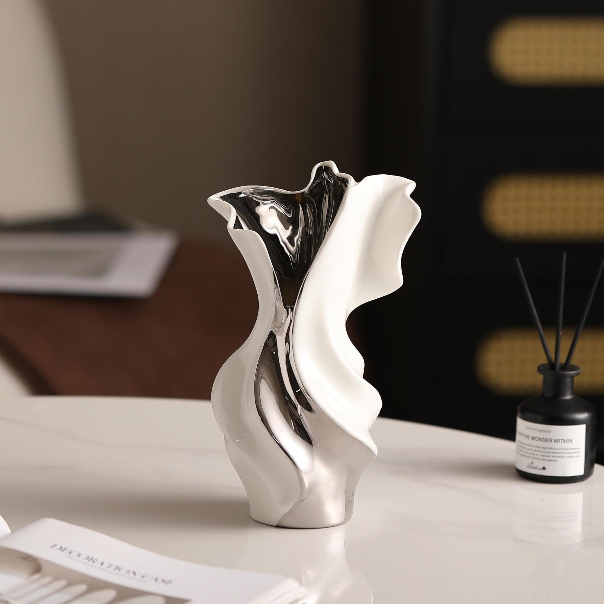 Maison Leonardo™ Twist Art Vase – Skulpturale Designvase für zeitlose Eleganz