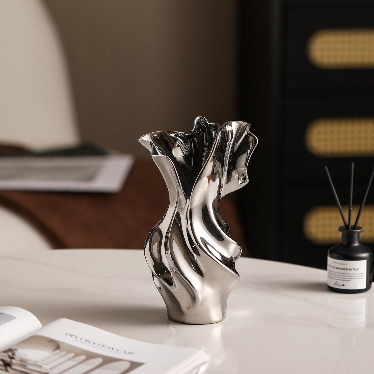 Maison Leonardo™ Twist Art Vase – Skulpturale Designvase für zeitlose Eleganz